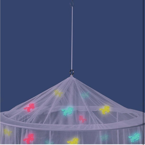 Canopy for Girls👧🏻Bed🛏️with Pre-Glued Glow in The Dark Unicorns🦄 - Picture 5 of 9